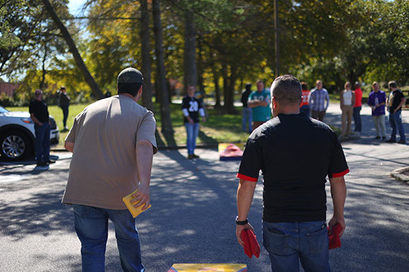 Photo de groupe de l'équipe Hydrasearch lors d'une journée d'excursion